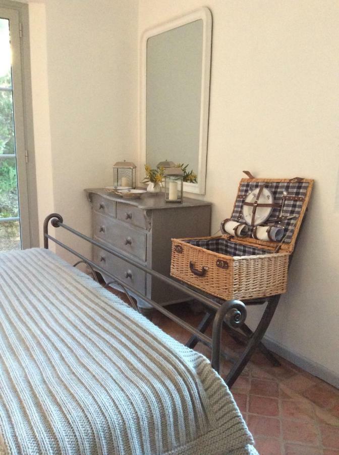 Le Mas Amore Bed & Breakfast Gassin Dış mekan fotoğraf